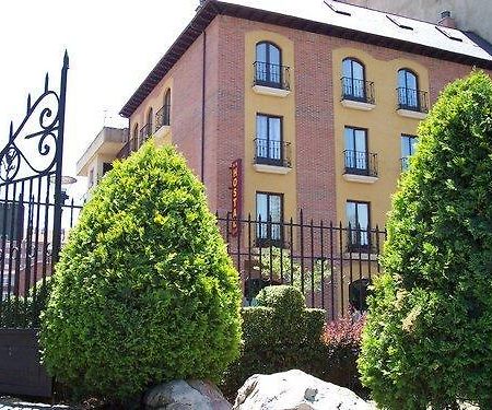 Hostal Quevedo León Kültér fotó